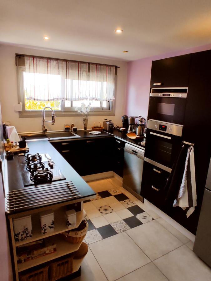 Appartement entier 70m² avec Balcon et Parking en Résidence Fermée Saint-Priest  Extérieur photo