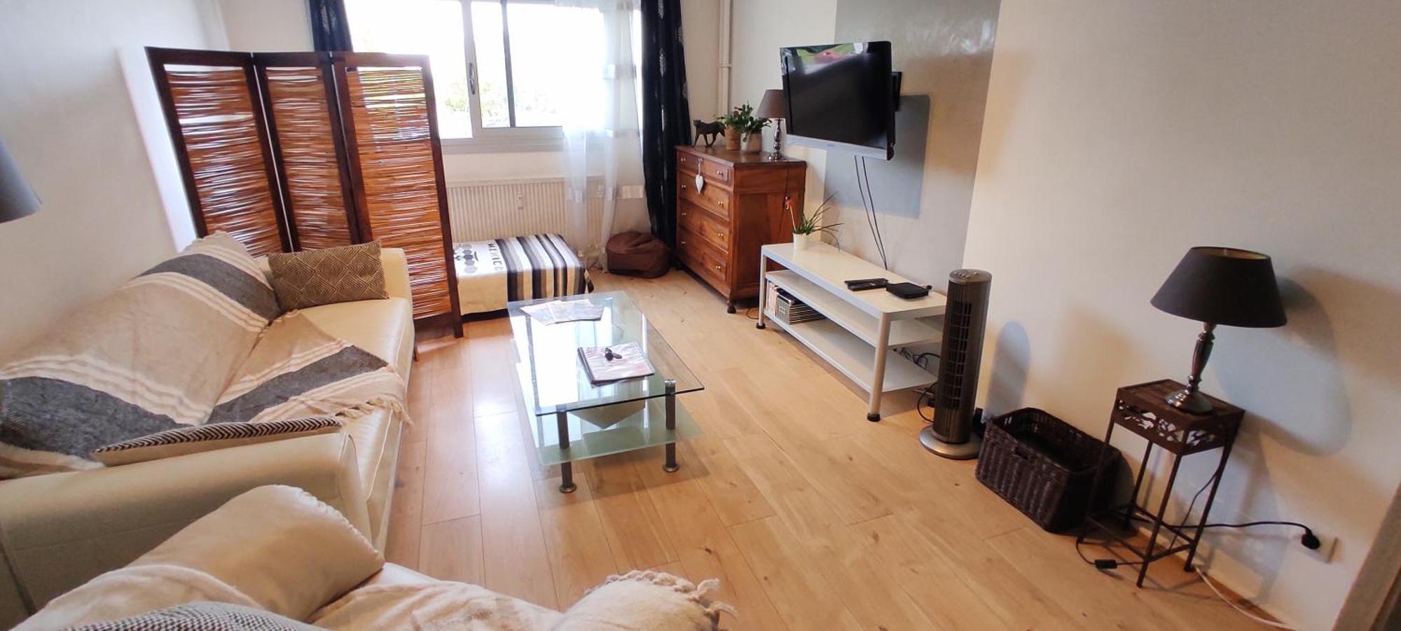 Appartement entier 70m² avec Balcon et Parking en Résidence Fermée Saint-Priest  Extérieur photo
